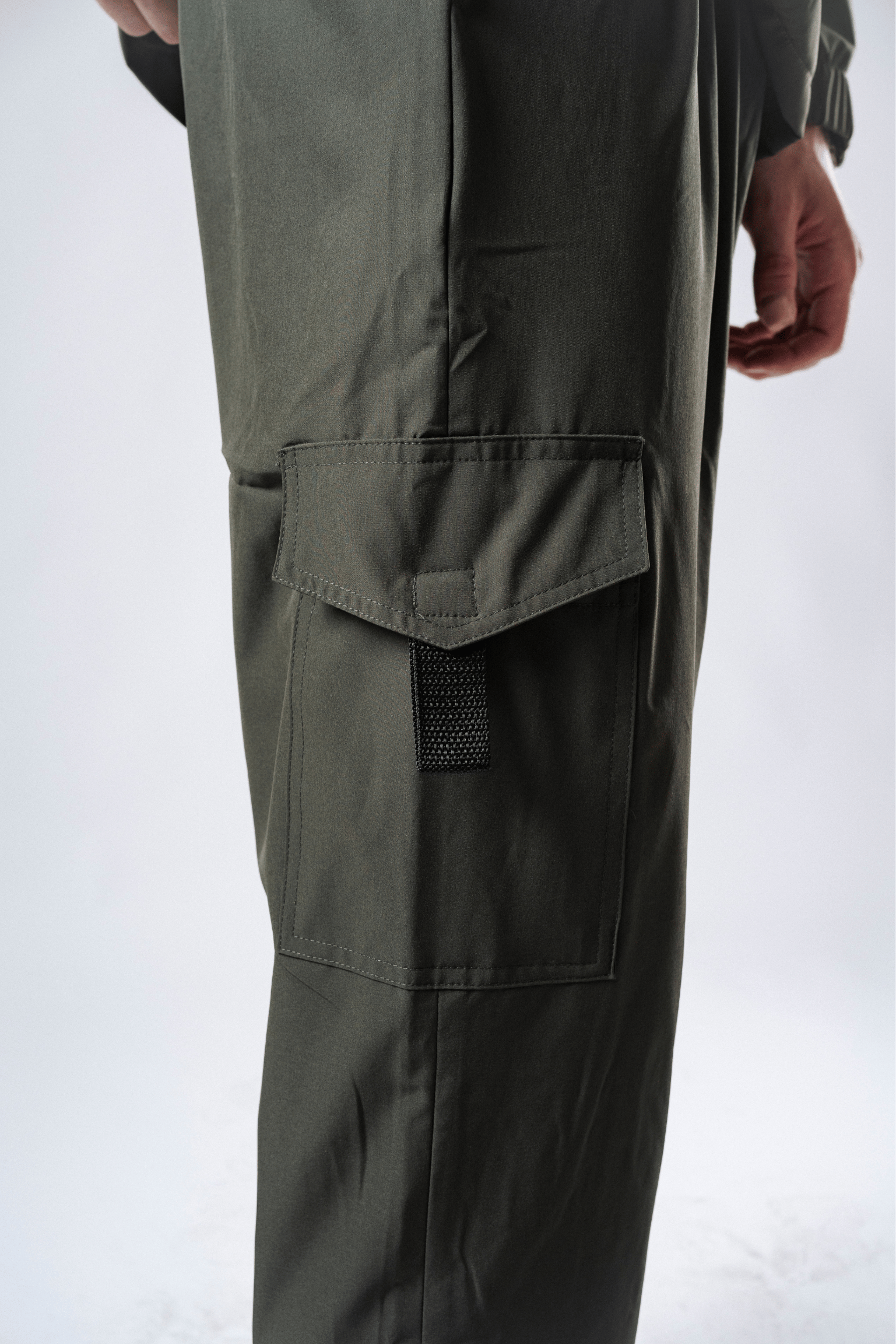 PANTALON CARGO EXPLORER VERDE MILITAR