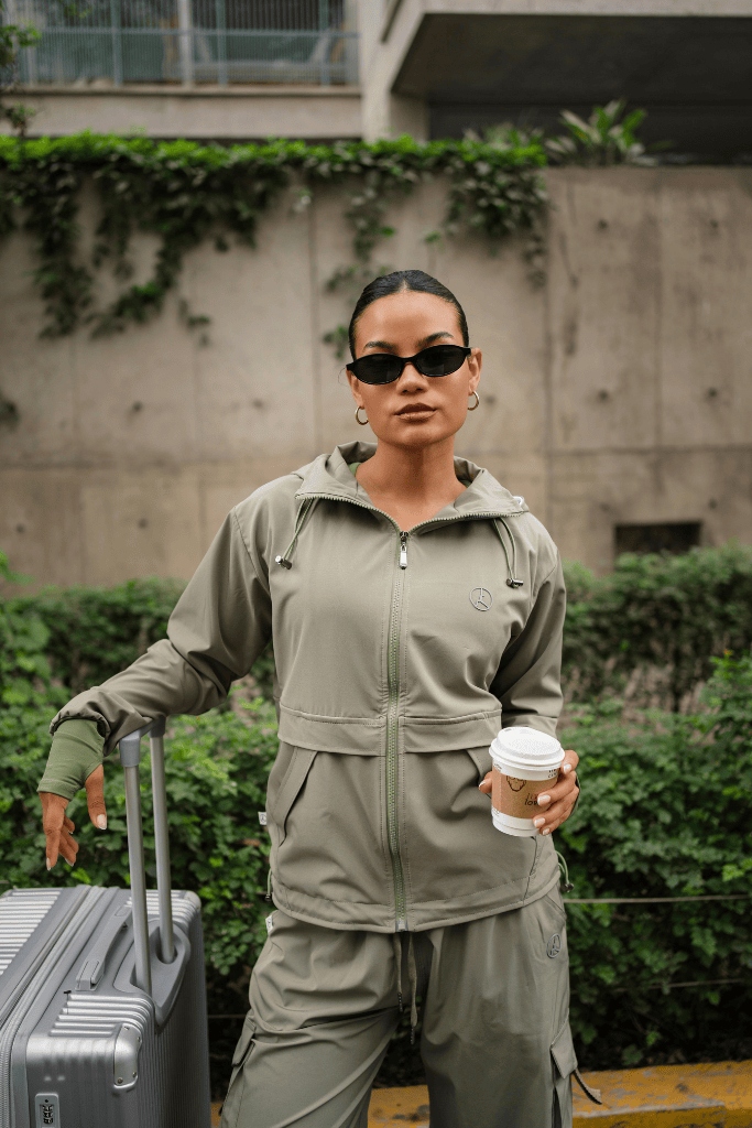 CASACA CORTAVIENTO OVERTRIP OLIVO