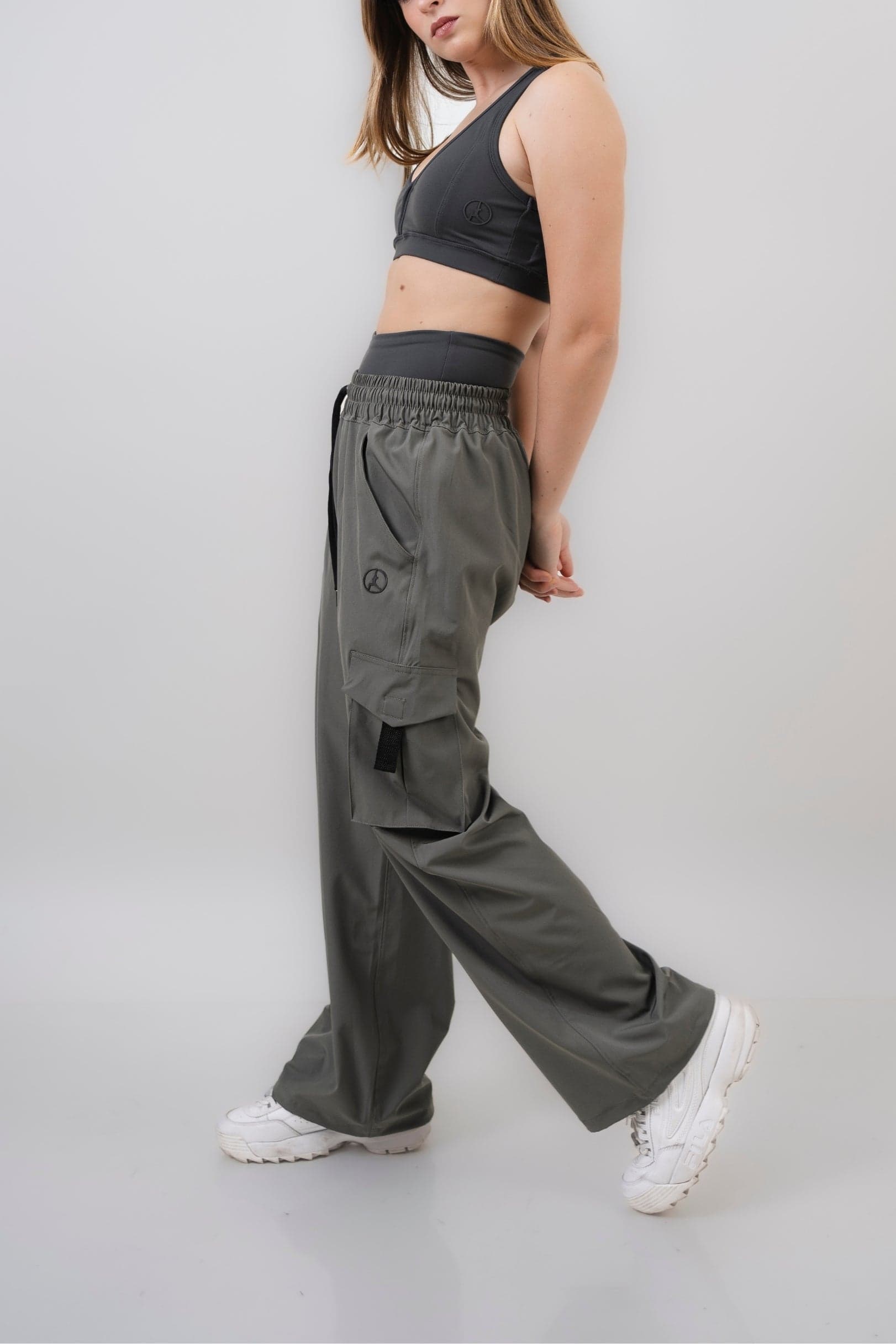 Pack Gris: 01 set overtrip + 01 set agora (casaca, cargo, polera y palazzo)