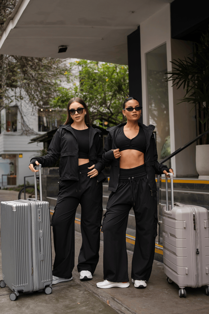 Pack Negro: 01 set overtrip + 01 set agora (casaca, cargo, polera y palazzo)