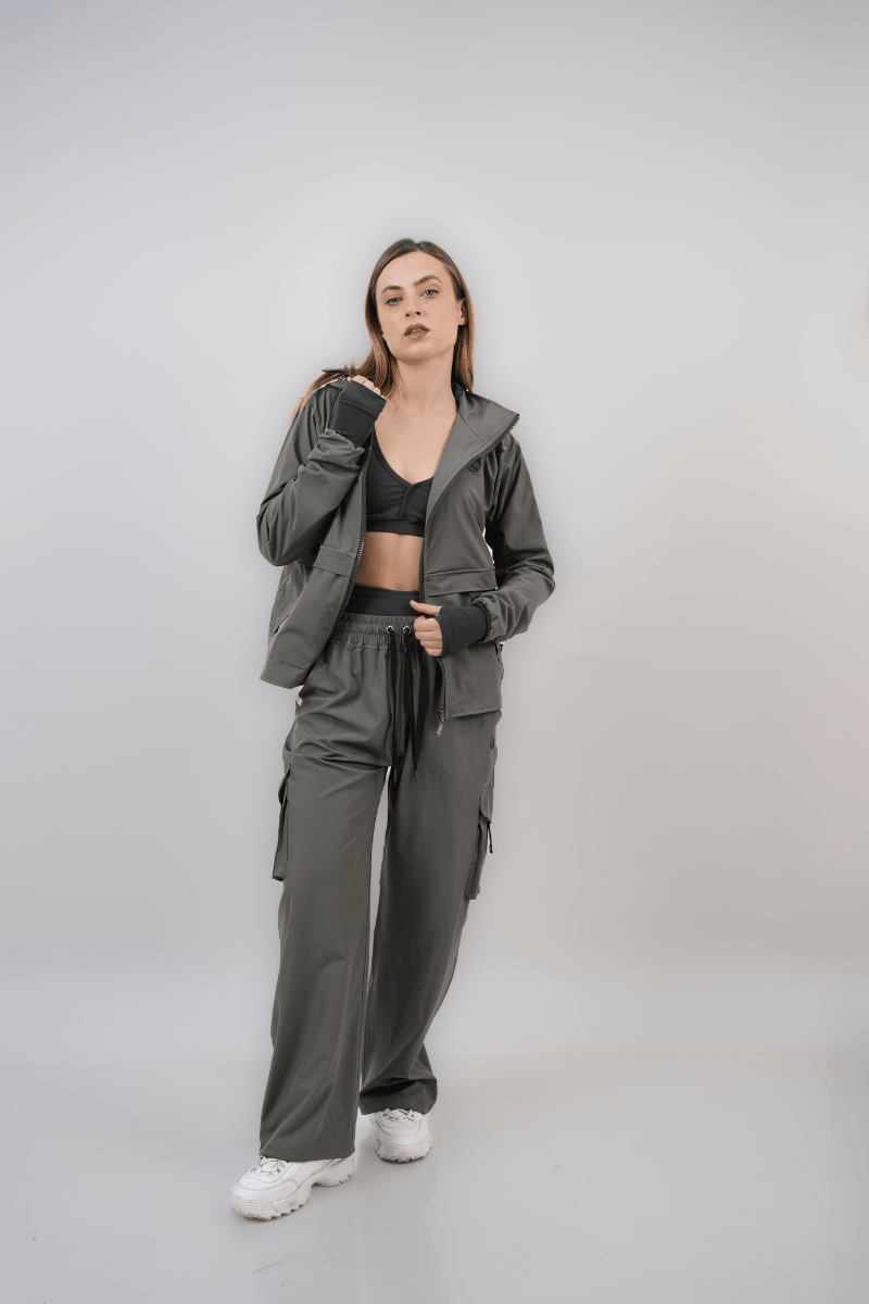 SET OVERTRIP GRIS ARENA (CASACA + CARGO)