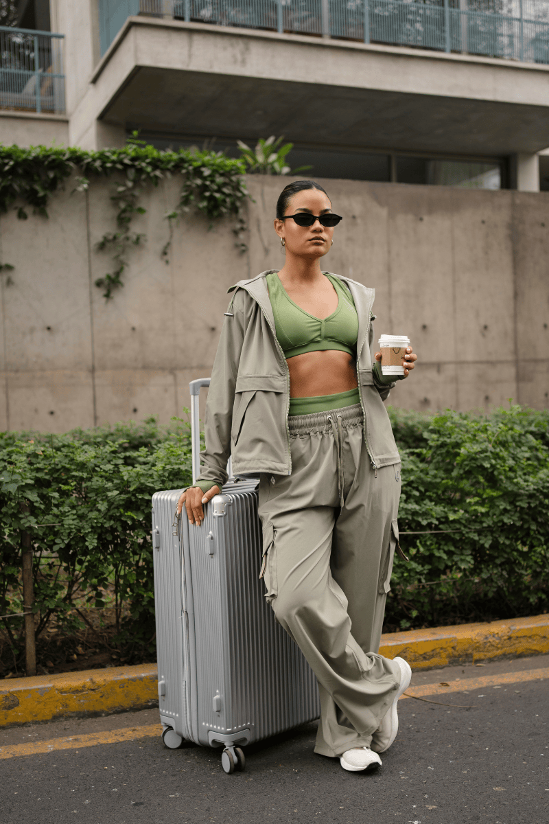SET OVERTRIP CLASSIC VERDE OLIVO (CASACA + CARGO).