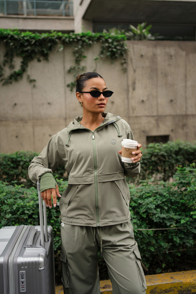 CASACA CORTAVIENTO OVERTRIP OLIVO