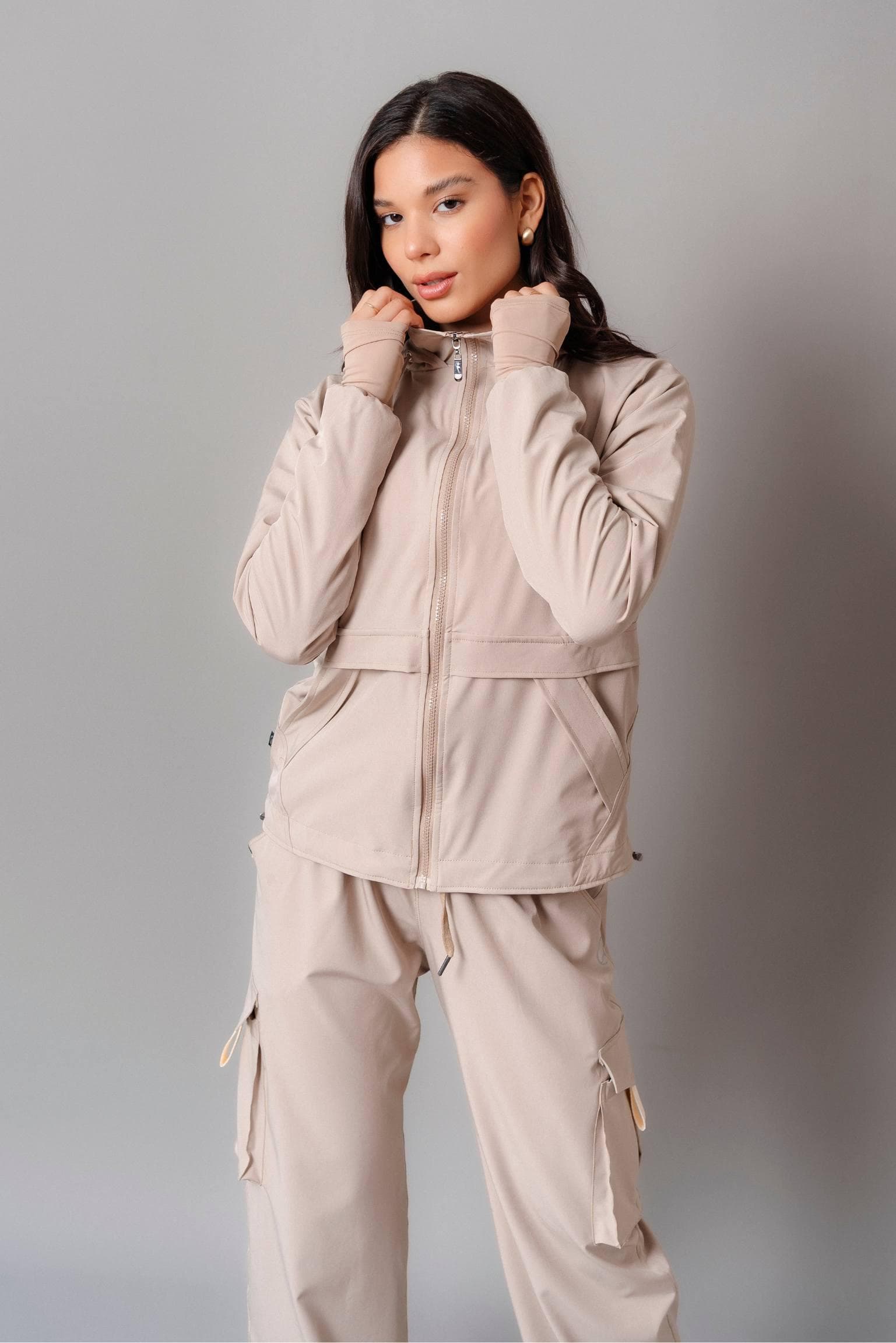 CASACA CORTAVIENTO OVERTRIP BEIGE