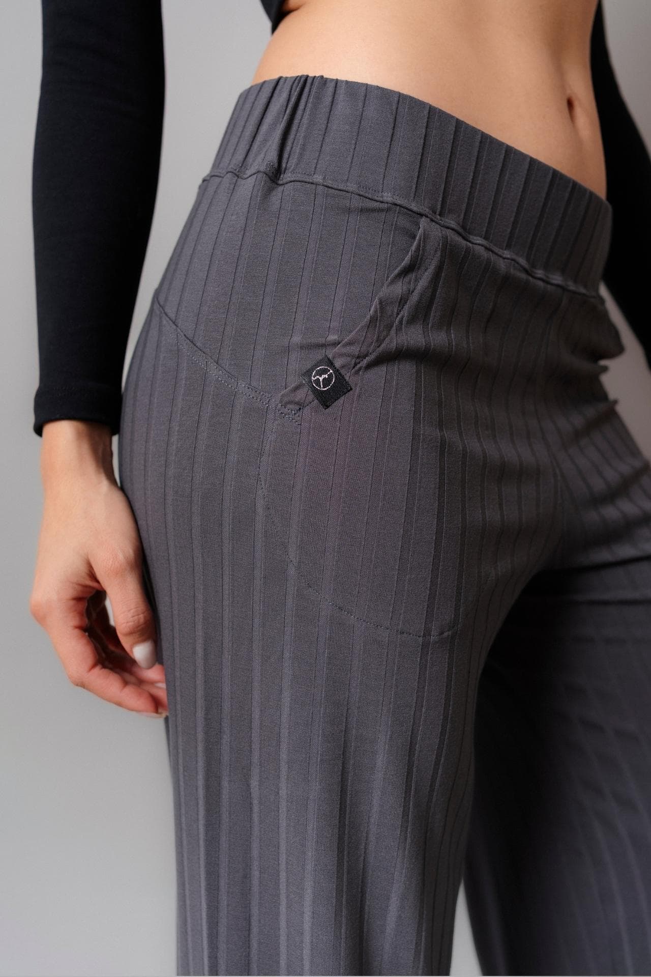 SET AGORA WINTER GRIS OSCURO (POLO + PALAZZO)