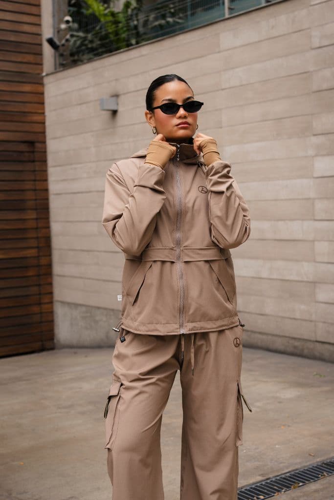 CASACA CORTAVIENTO OVERTRIP CAPUCCINO