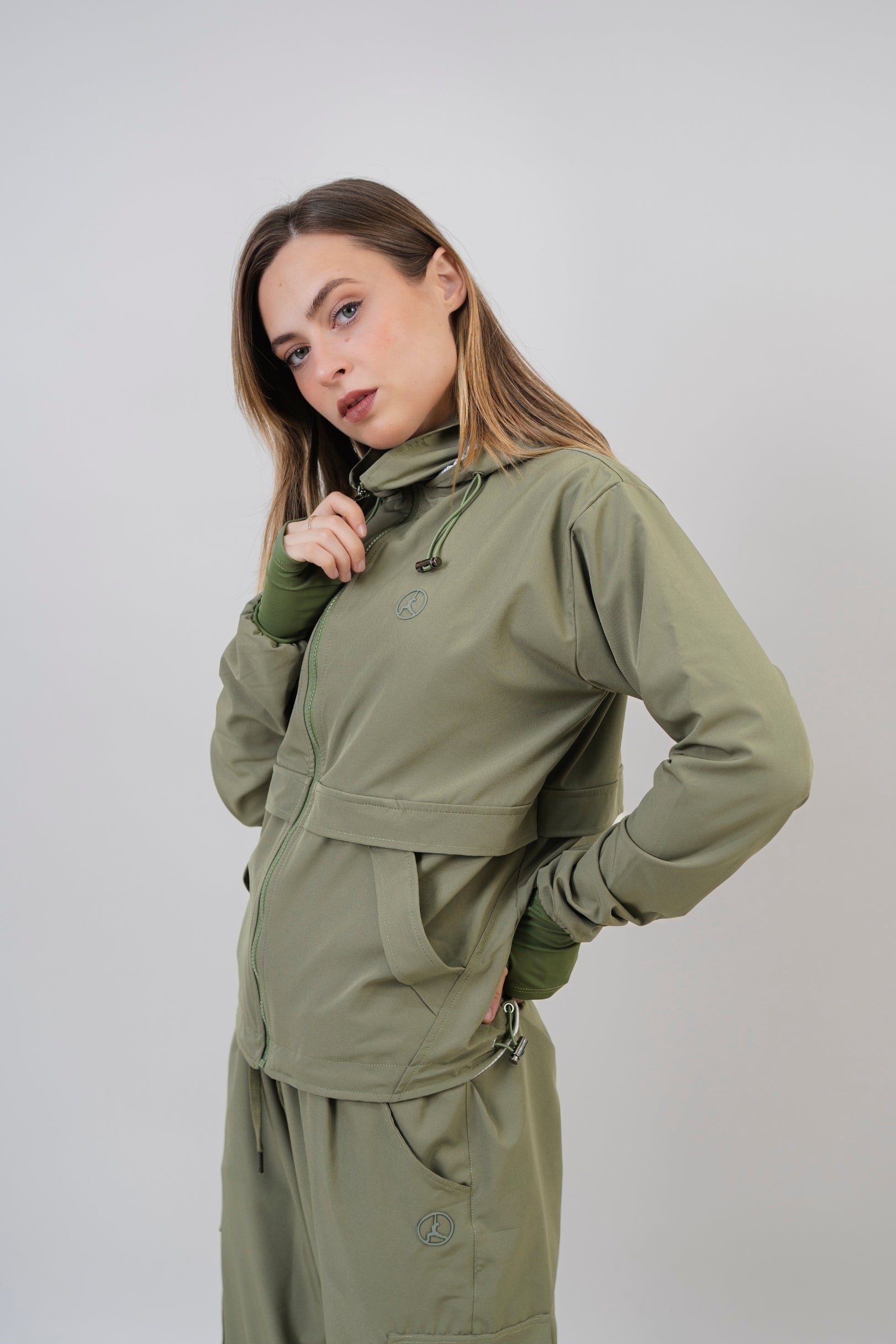 CASACA CORTAVIENTO OVERTRIP OLIVO