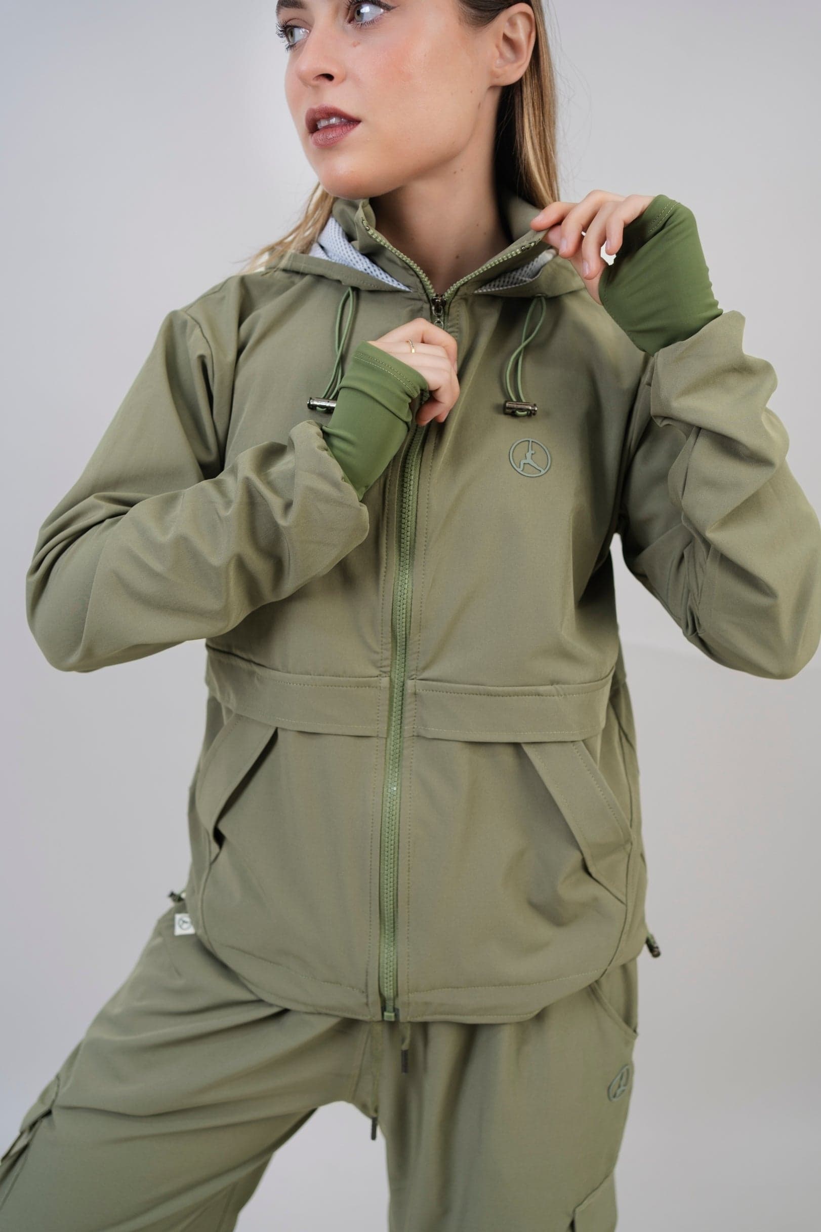 Pack Olivo: 01 set overtrip + 01 polo comfort (casaca, cargo, polo)