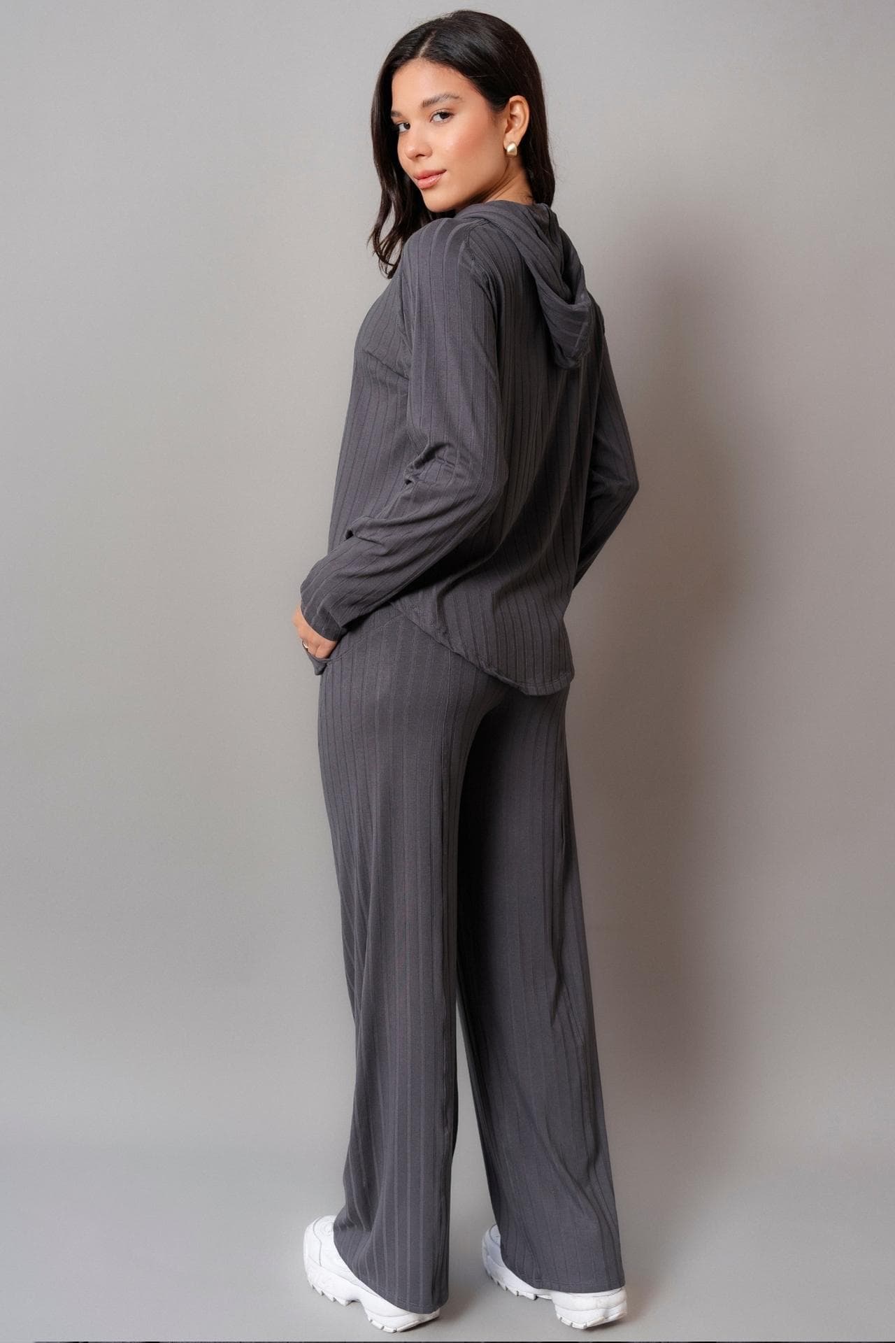 Pack Gris: 01 set overtrip + 01 set agora (casaca, cargo, polera y palazzo)