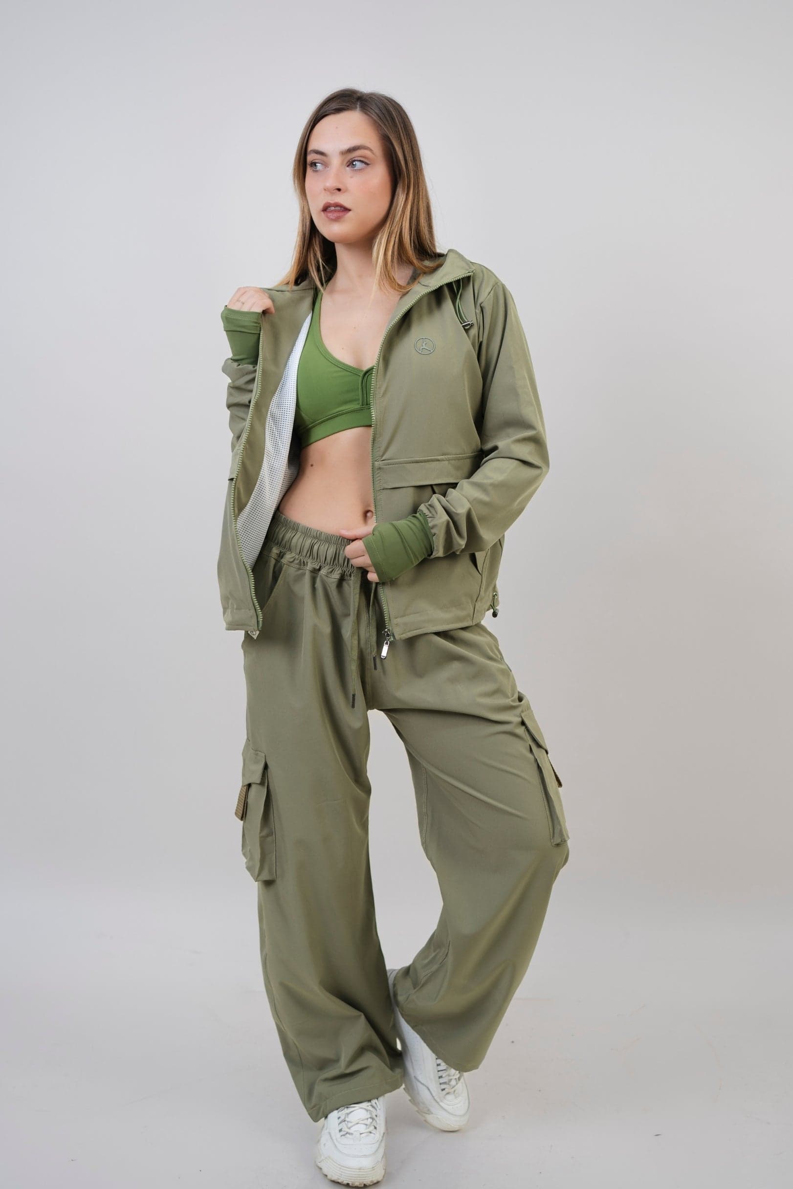 Pack Olivo: 01 set overtrip + 01 polo comfort (casaca, cargo, polo)