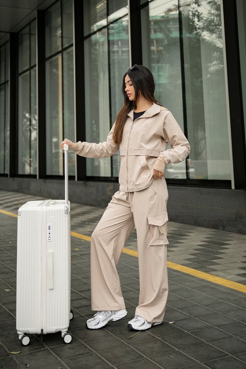 SET OVERTRIP CLASSIC BEIGE (CASACA + CARGO)