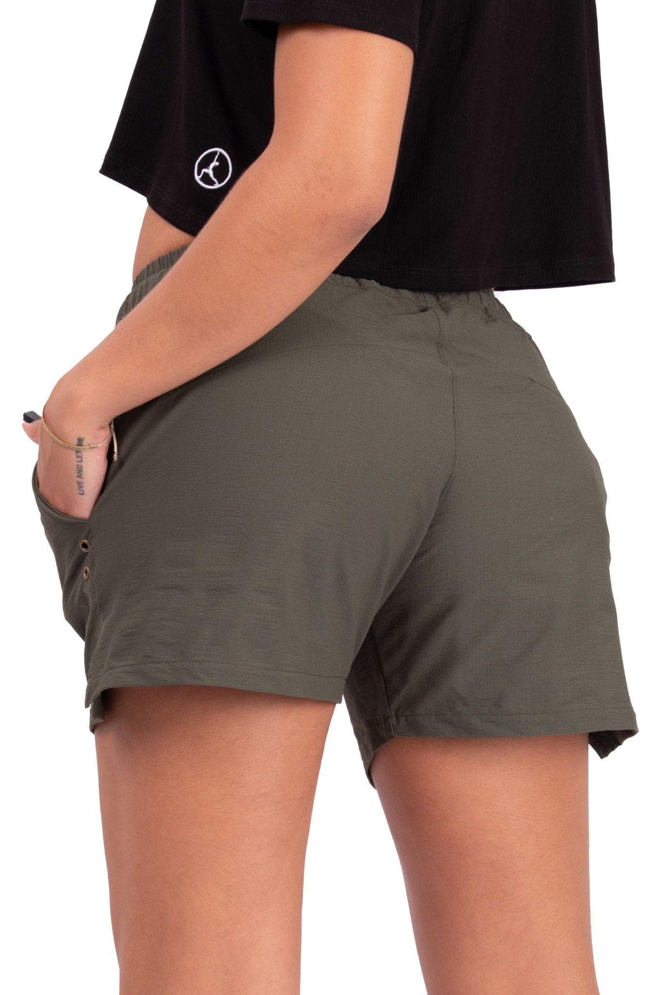 Short nova verde militar
