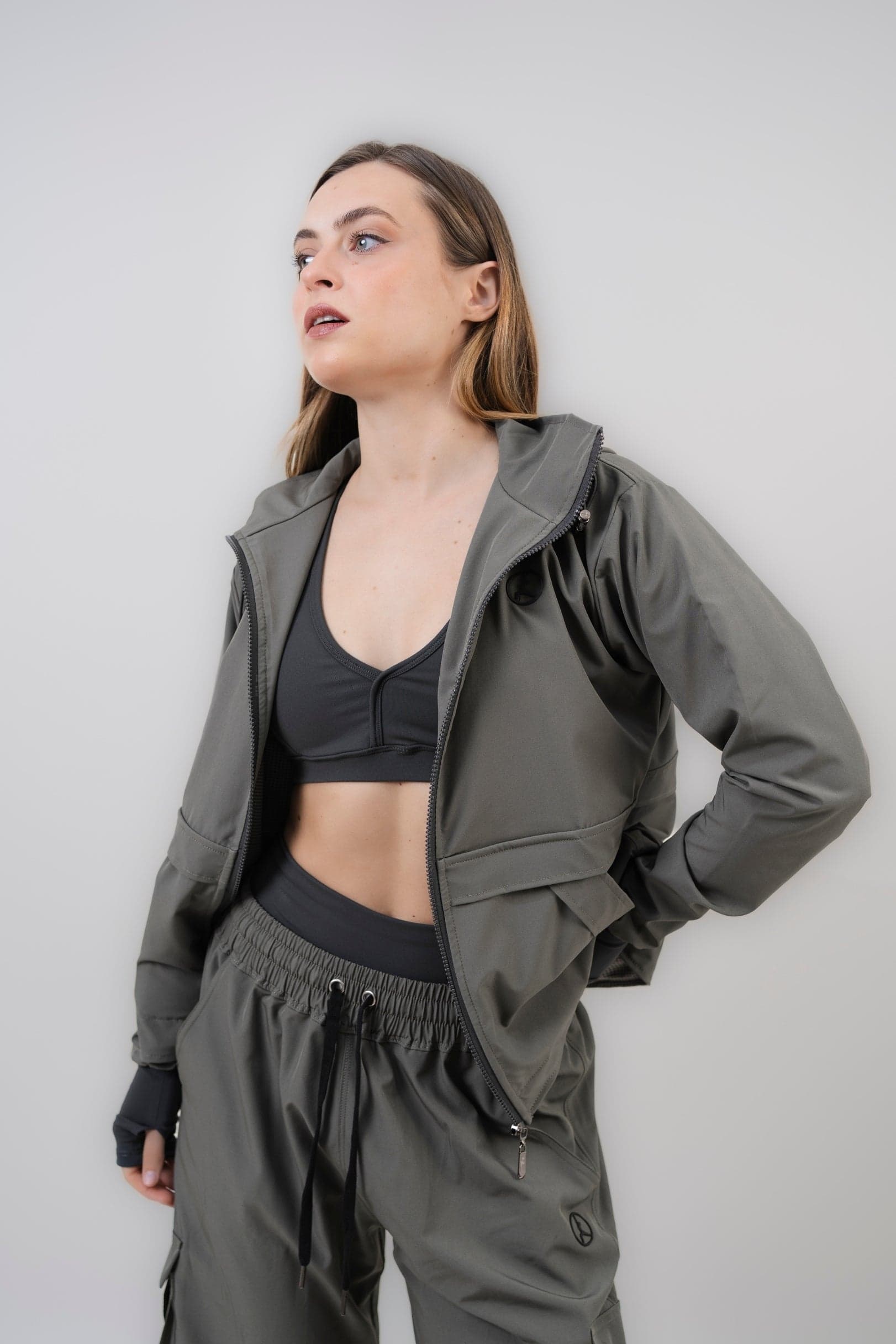 Pack Gris: 01 set overtrip + 01 set agora (casaca, cargo, polera y palazzo)