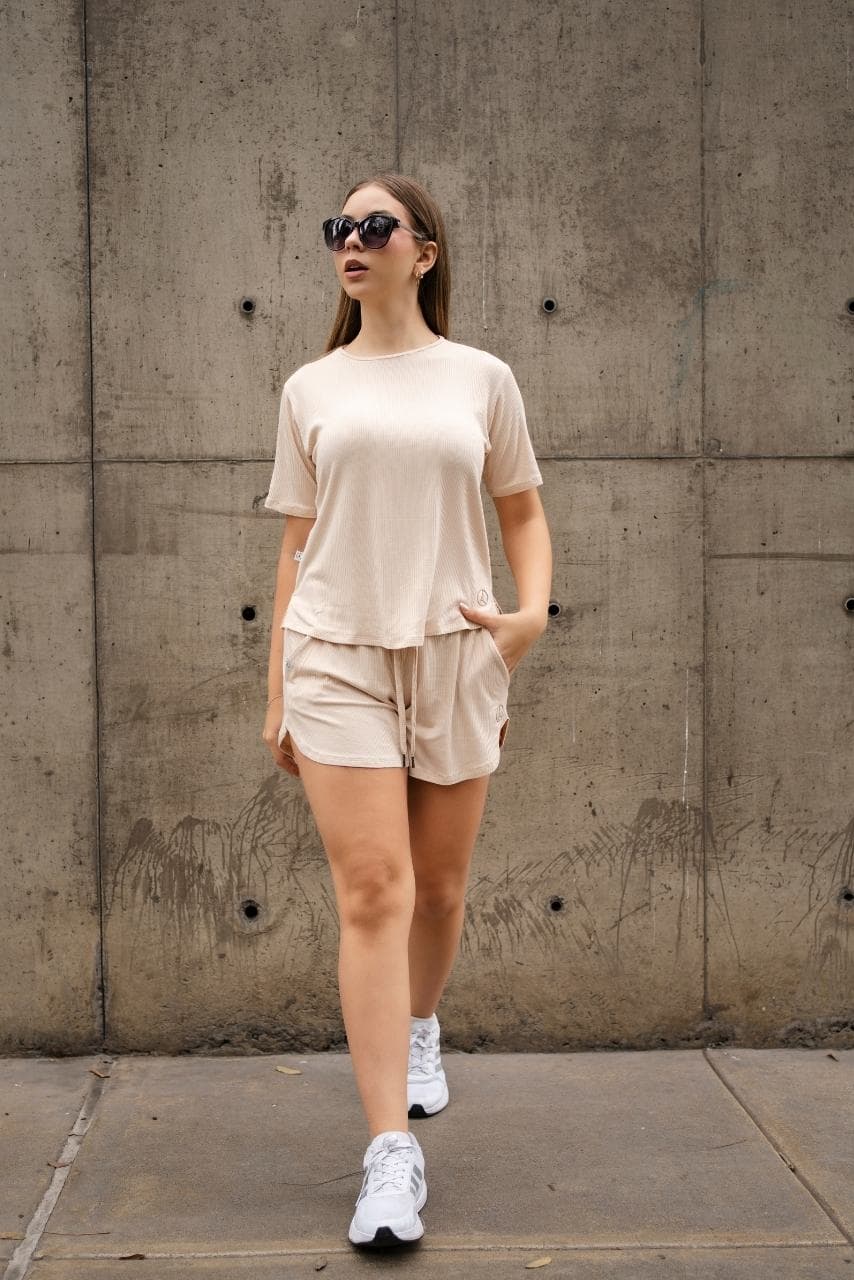 SET COMFORT BEIGE (SHORT Y POLO)