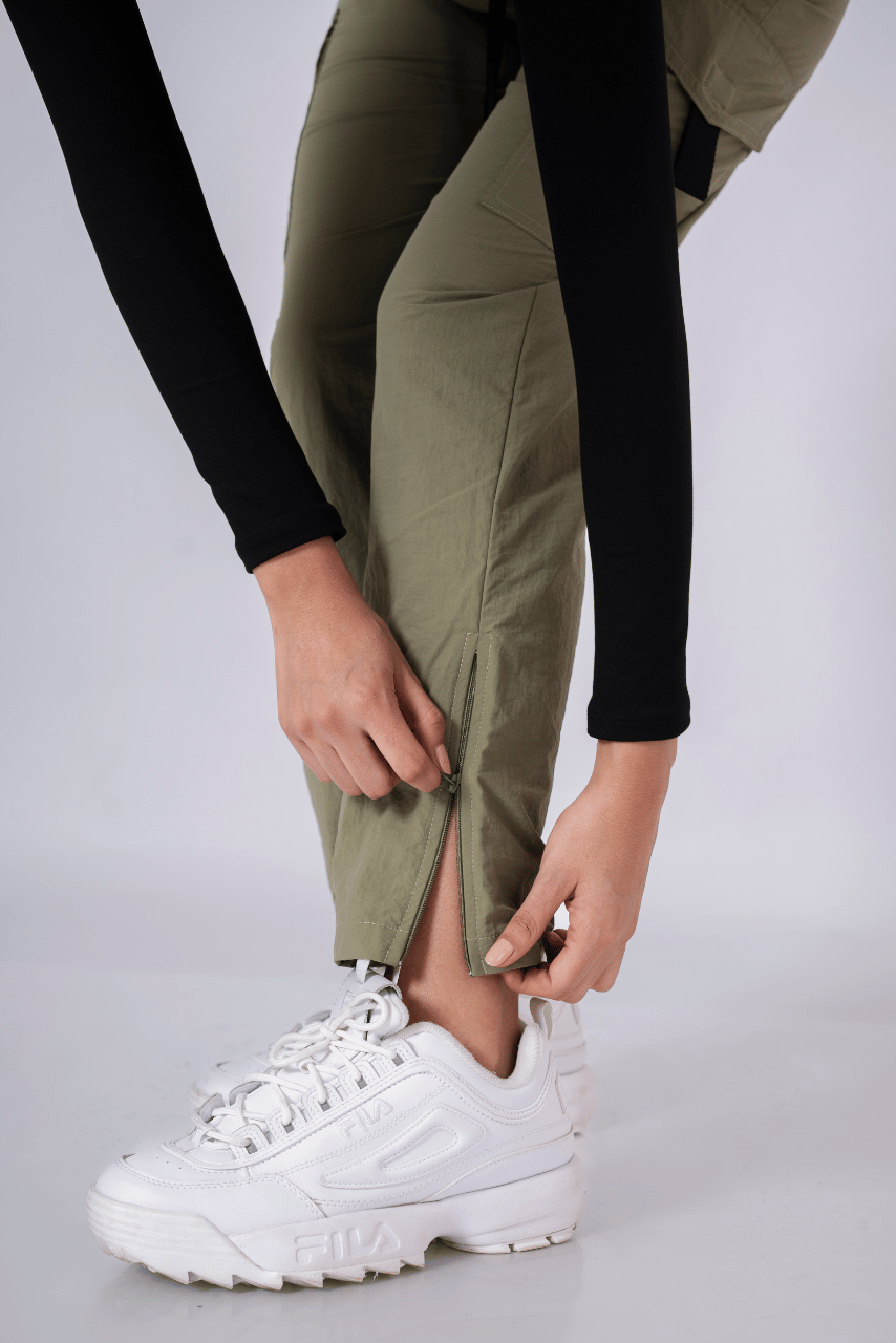 PANTALON CARGO ADVENTURE VERDE OLIVO OSCURO
