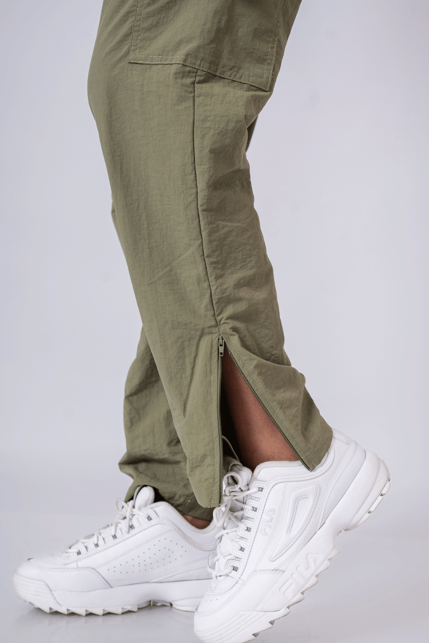 PANTALON CARGO ADVENTURE VERDE OLIVO OSCURO