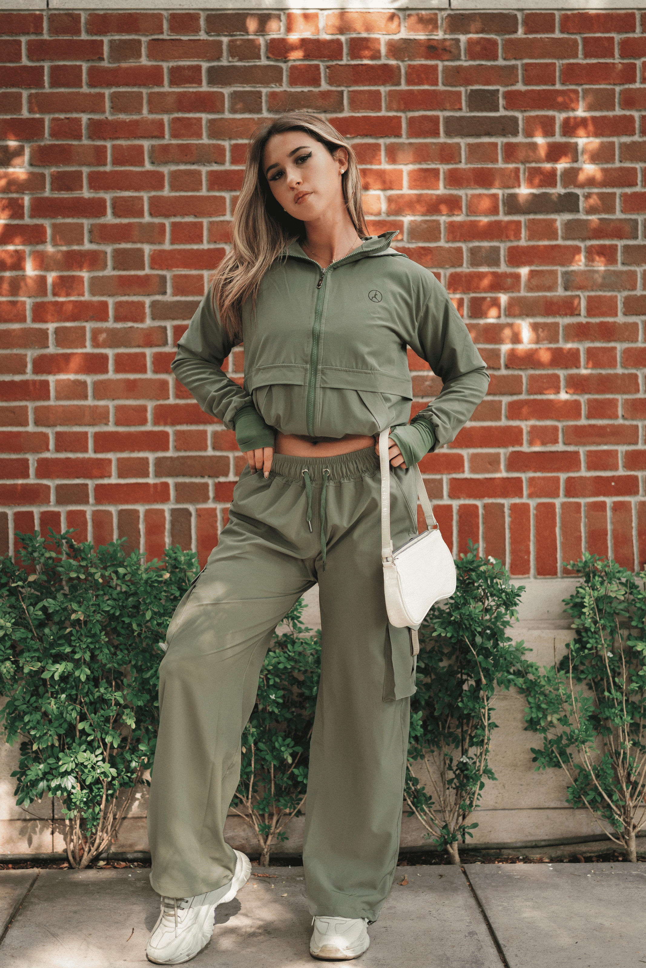 CASACA CORTAVIENTO OVERTRIP OLIVO