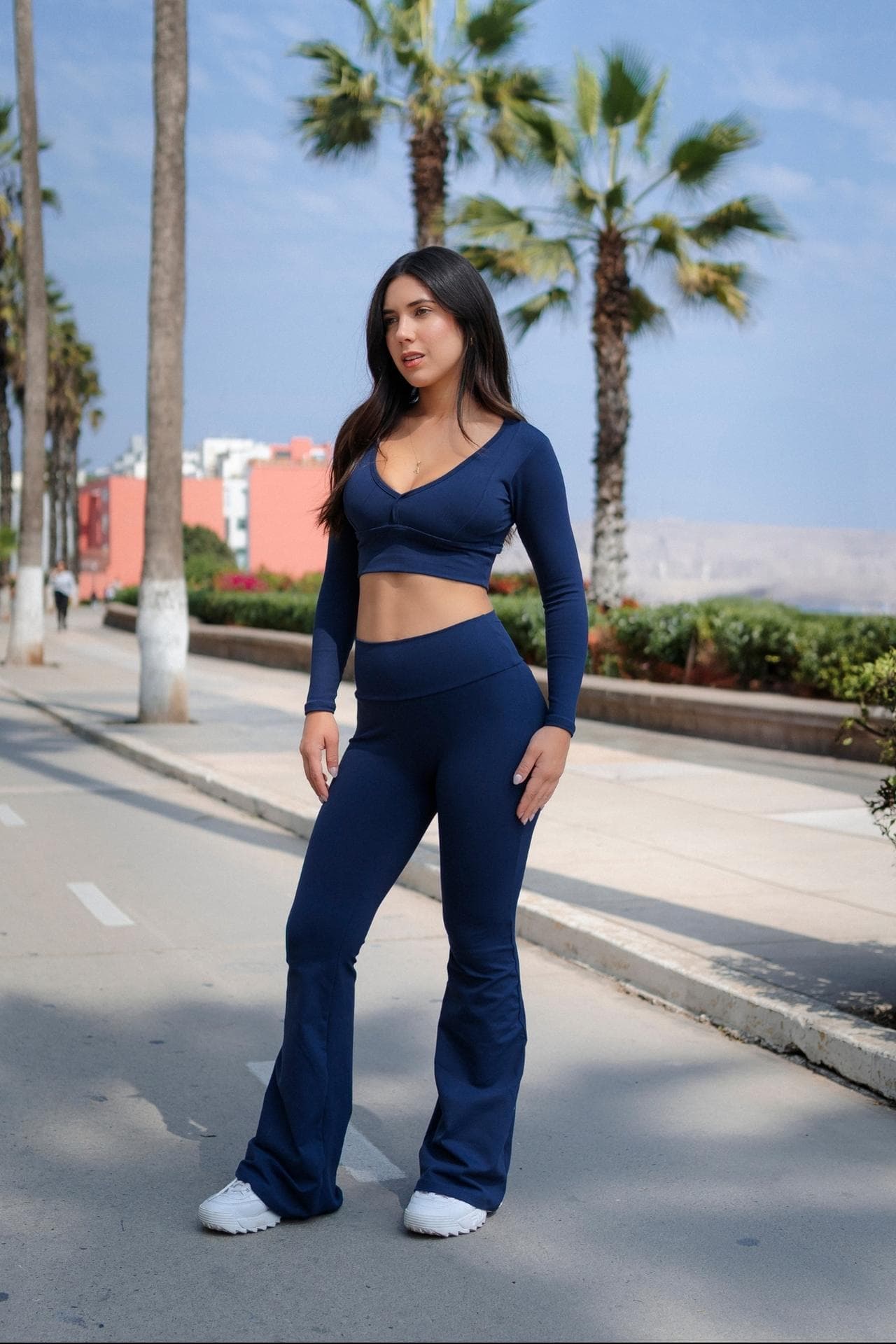 SET SPORTY AZUL MARINO (TOP + FLARE)