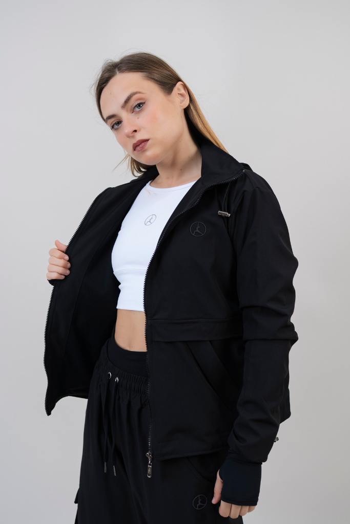 CASACA CORTAVIENTO OVERTRIP BLACK