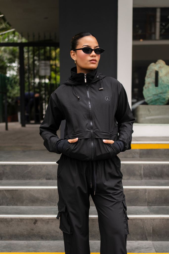 CASACA CORTAVIENTO OVERTRIP BLACK