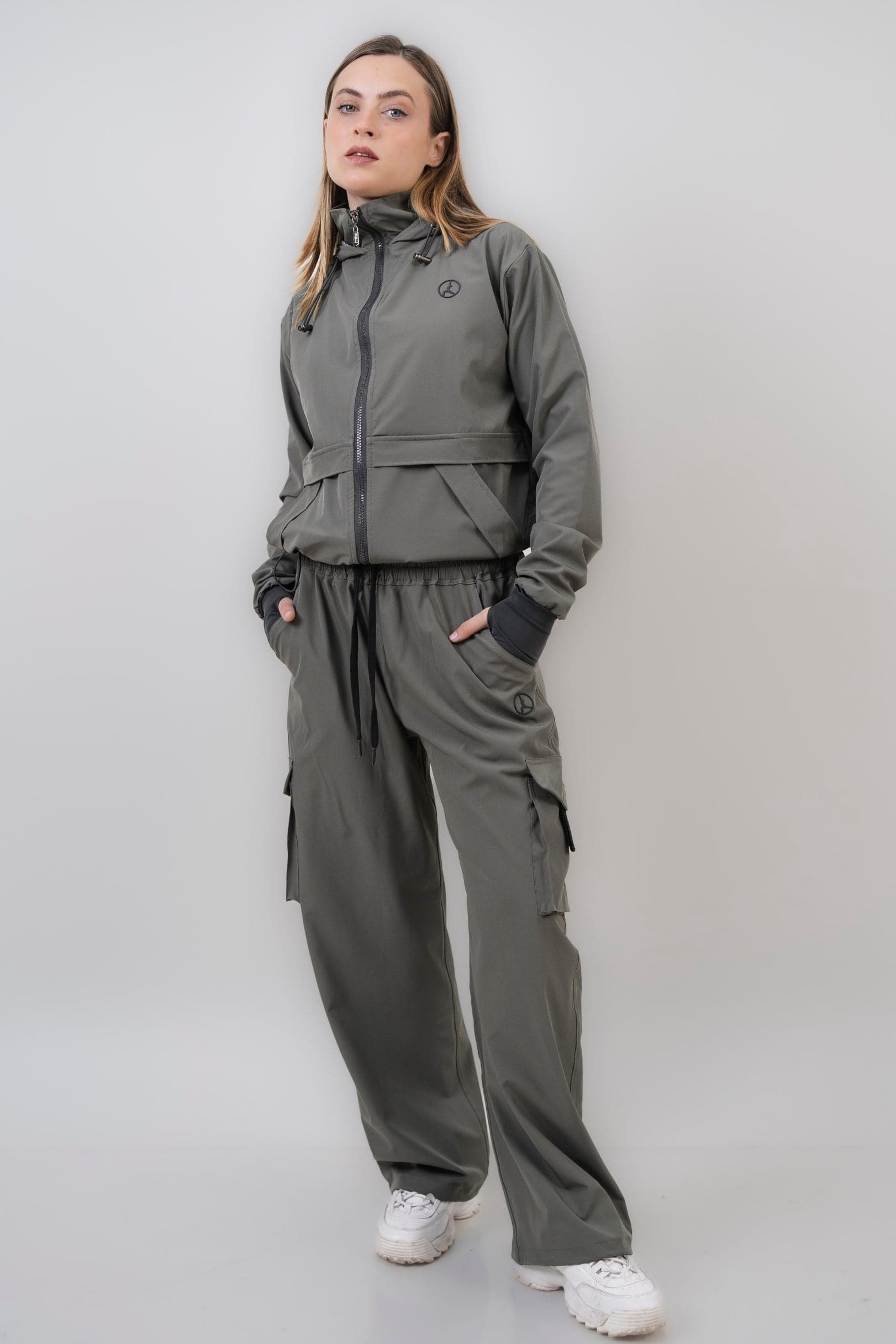 CASACA CORTAVIENTO OVERTRIP GRIS ARENA