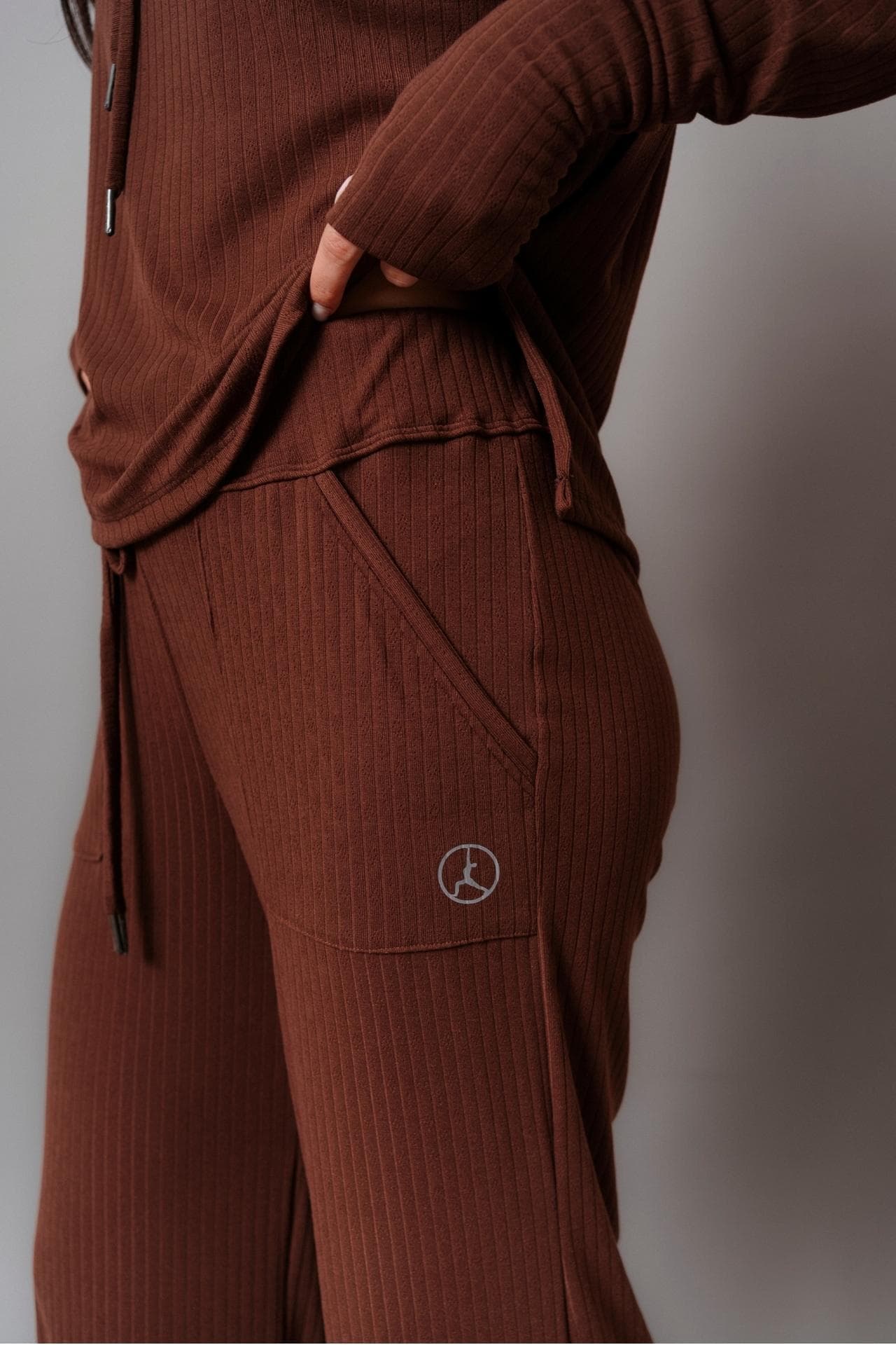 PALAZZO COMFY CON ABERTURA CHOCOLATE